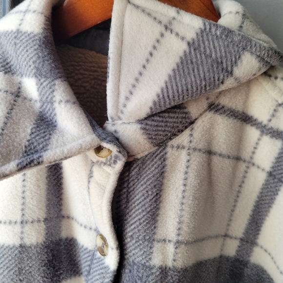 Sage Women S/CH Plaid Super Plush Sherpa Lined Fleece Shirt Jacket White Gray - Picture 12 of 13